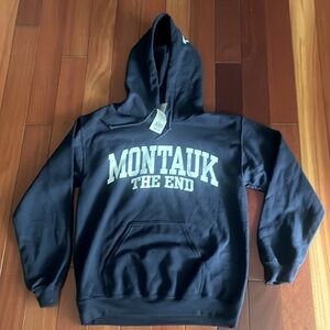New with tags, Montauk “The End” Navy colored hoodie Men’s small